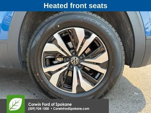 Used 2025 Volkswagen Atlas Cross Sport SE AWD/4WD image 9
