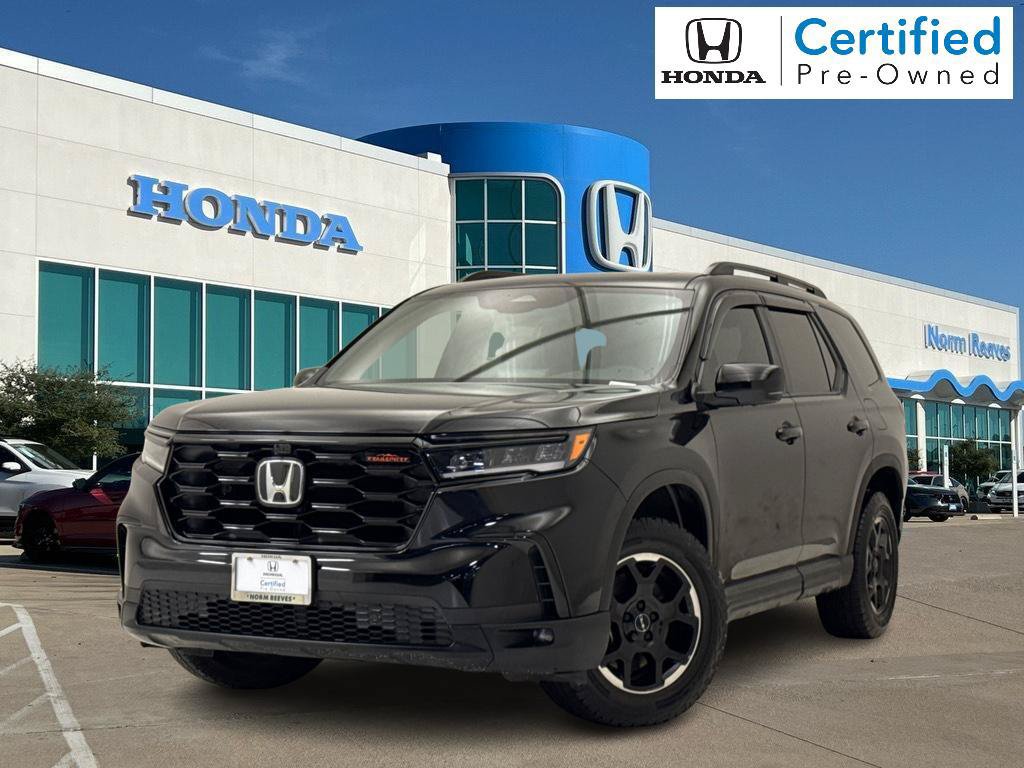Certified 2025 Honda Pilot TrailSport image 1