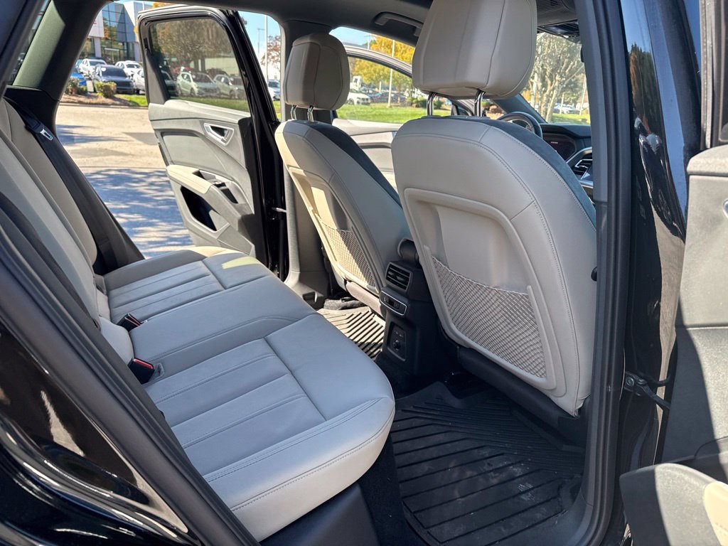 Used 2024 Audi Q4 e-tron Premium Plus w/ Premium Plus AWD/4WD image 17