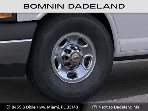 New 2026 Chevrolet Express 3500 LT w/ LT Preferred Equipment Group RWD image 9