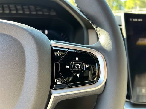 New 2026 Volvo XC90 B6 Plus w/ Protection Package Premier image 14