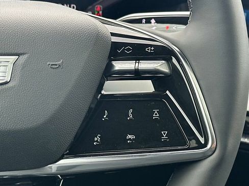 New 2026 Cadillac Optiq Luxury 1 image 6
