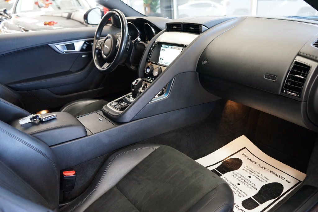 Used 2017 Jaguar F-TYPE Coupe RWD image 44