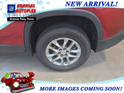 Used 2021 Chevrolet Traverse LT FWD image 4