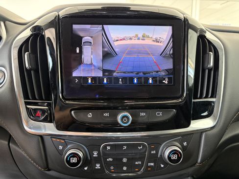 Used 2021 Chevrolet Traverse Premier w/ Redline Edition AWD/4WD image 15