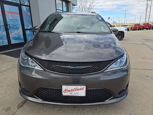 Used 2020 Chrysler Pacifica Limited w/ Advanced Safetytec Group image 15