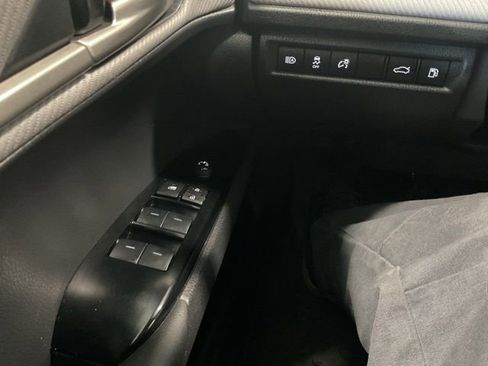 Used 2025 Toyota Camry SE w/ Convenience Package AWD/4WD image 17