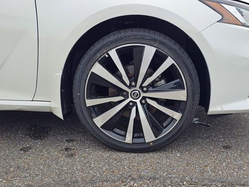 Used 2021 Nissan Altima 2.5 SR AWD/4WD image 6
