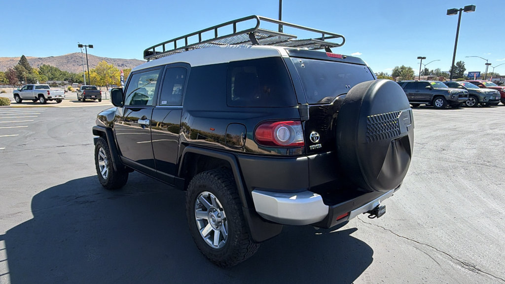 Used 2014 Toyota FJ Cruiser 4WD w/ Upgrade Package image 5
