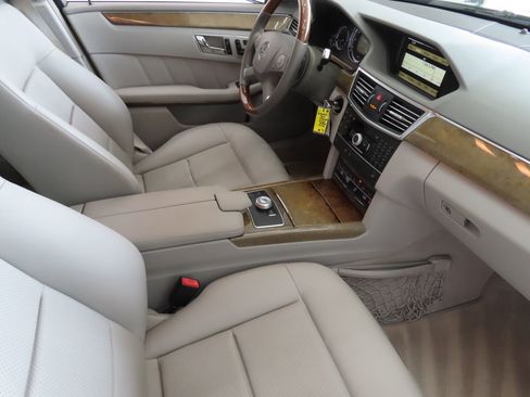 Used 2011 Mercedes-Benz E 350 Sedan image 25