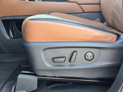Used 2024 Nissan Pathfinder Platinum FWD image 23