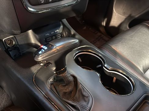 Used 2018 Dodge Durango GT AWD/4WD image 32