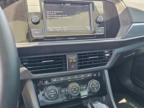 Certified 2023 Volkswagen Jetta SE FWD image 14