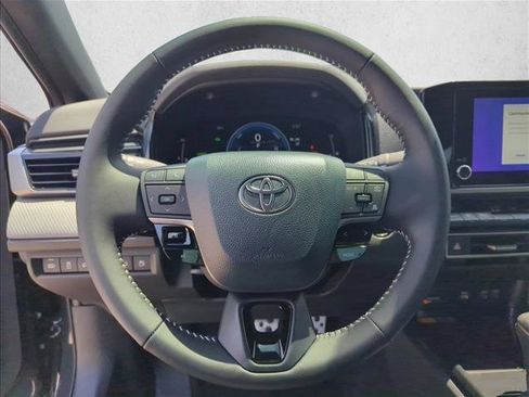 Used 2026 Toyota Camry SE FWD image 10
