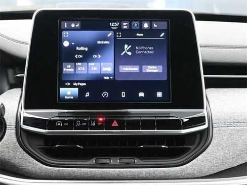 New 2025 Jeep Compass Latitude image 16