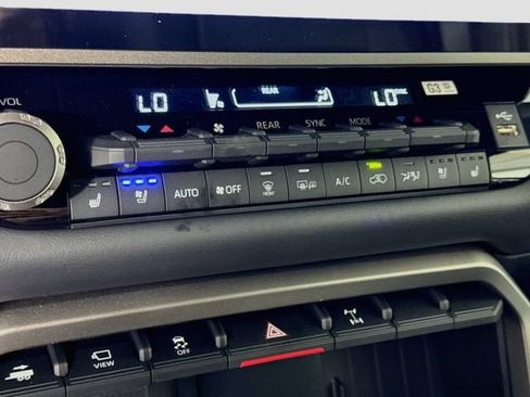 New 2026 Toyota Sequoia Platinum w/ TRD Off-Road Package AWD/4WD image 15