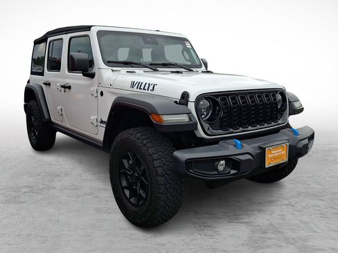 Used 2024 Jeep Wrangler Unlimited AWD/4WD image 3