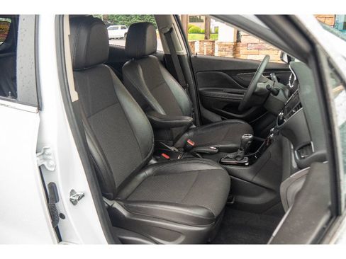 Used 2022 Buick Encore Preferred w/ Safety Package AWD/4WD image 15