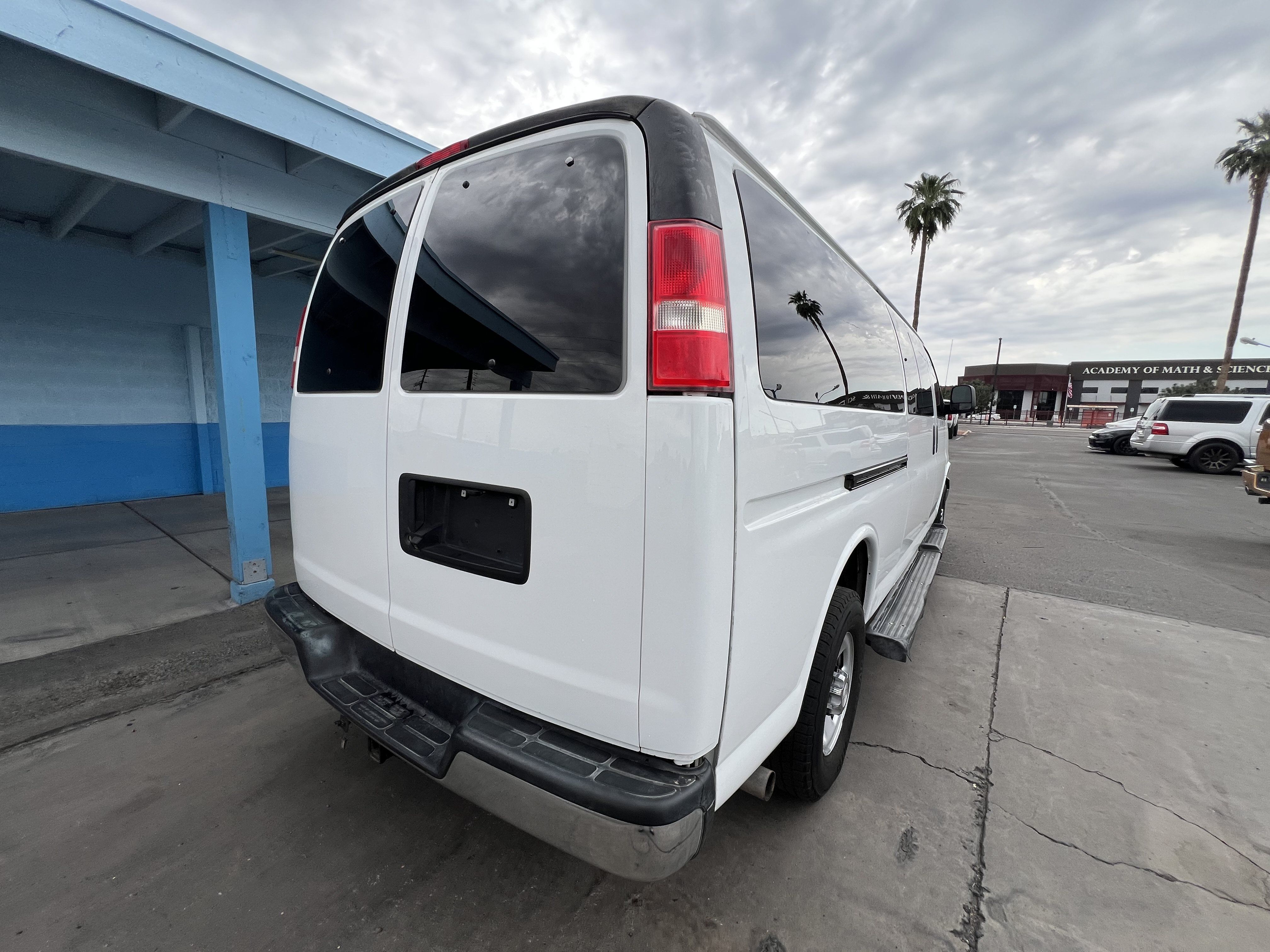 Used 2019 Chevrolet Express 3500 LT w/ LT Preferred Equipment Group RWD image 3