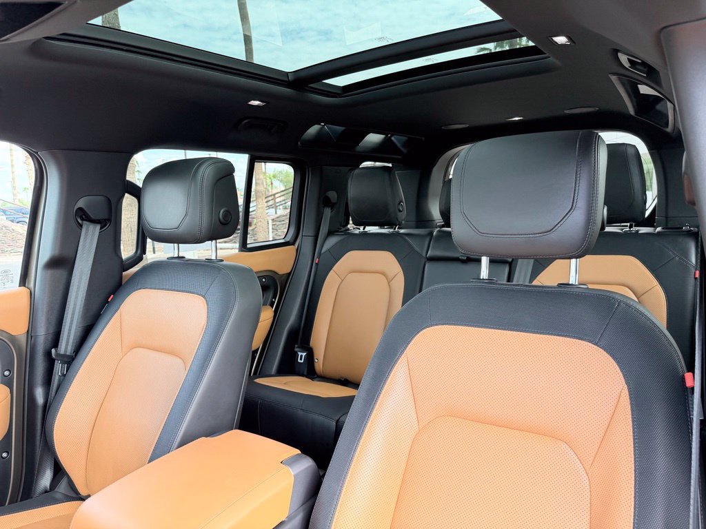 Used 2024 Land Rover Defender 110 X-Dynamic SE AWD/4WD image 6