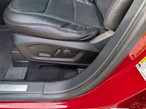 Used 2020 Ford Explorer Limited image 18