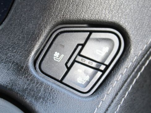 Used 2019 Chevrolet Suburban Premier w/ Premier Plus Edition image 40