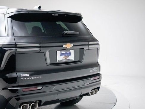 New 2026 Chevrolet Traverse High Country FWD image 5