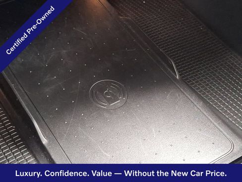 Certified 2025 Volvo XC40 B5 Plus AWD/4WD image 27