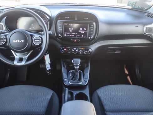 Used 2023 Kia Soul LX w/ LX Technology Package image 16
