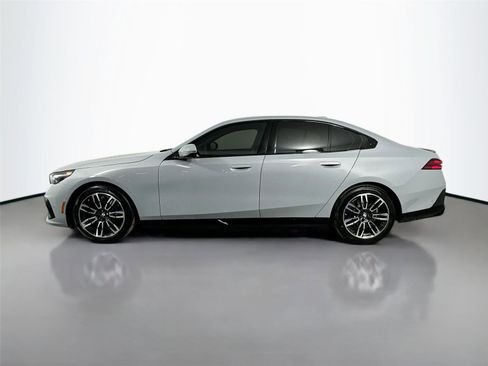 New 2026 BMW 530i xDrive w/ M Sport Package AWD/4WD image 9