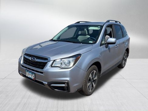 Used 2018 Subaru Forester 2.5i Premium AWD/4WD image 2