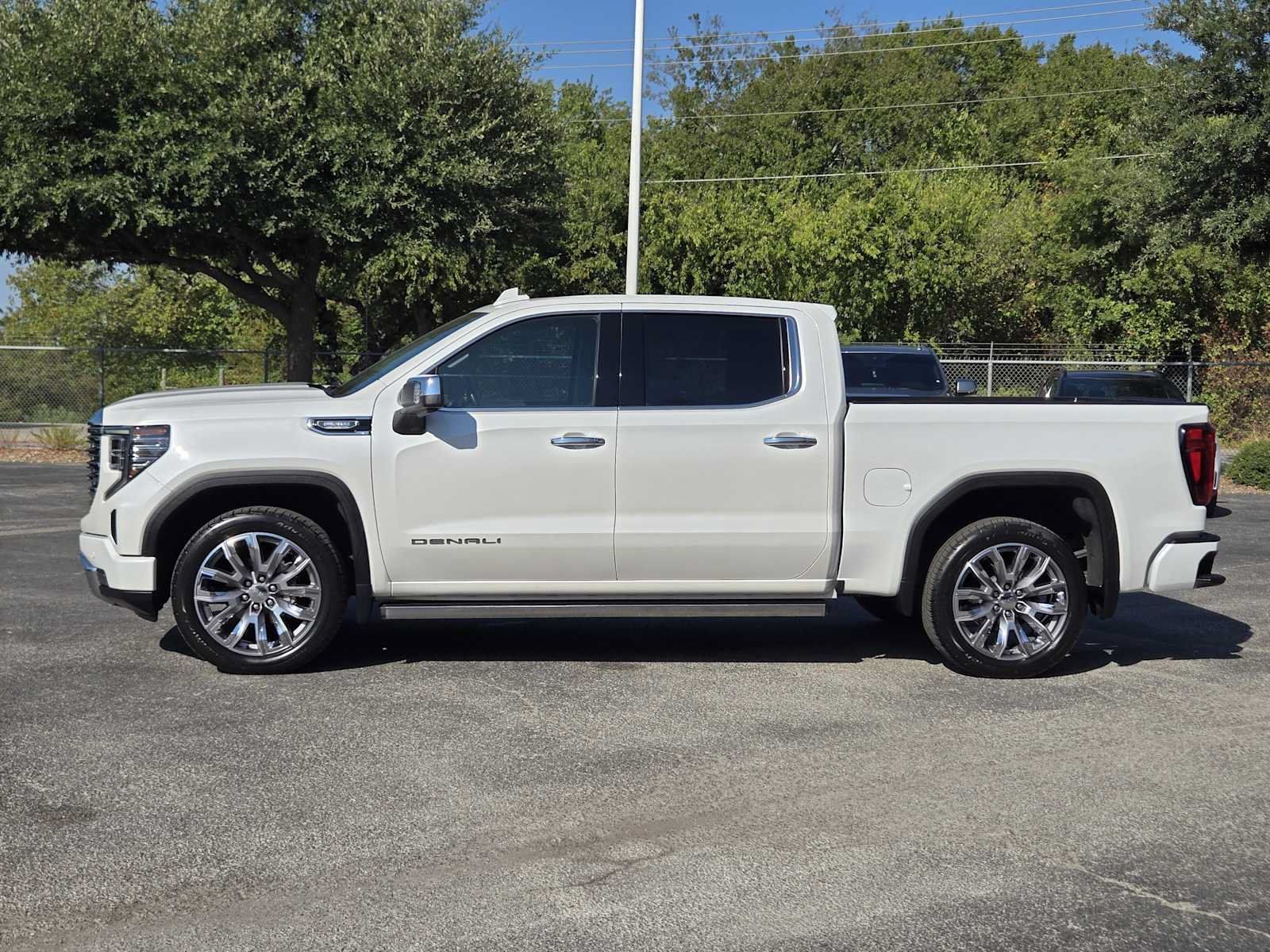 Certified 2024 GMC Sierra 1500 Denali AWD/4WD image 4