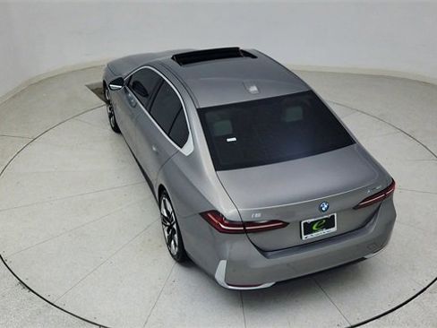 Used 2025 BMW i5 xDrive40 image 84