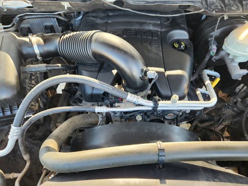 Used 2018 RAM 1500 Express RWD image 28