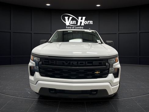 Used 2023 Chevrolet Silverado 1500 Custom AWD/4WD image 2