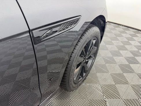 Used 2025 Jaguar F-PACE R-Dynamic S image 40