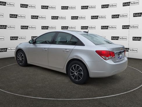 Used 2016 Chevrolet Cruze LS FWD image 4
