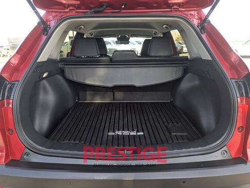 Used 2023 Toyota Corolla Cross XLE image 8