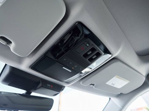 New 2025 Mitsubishi Outlander SE image 52