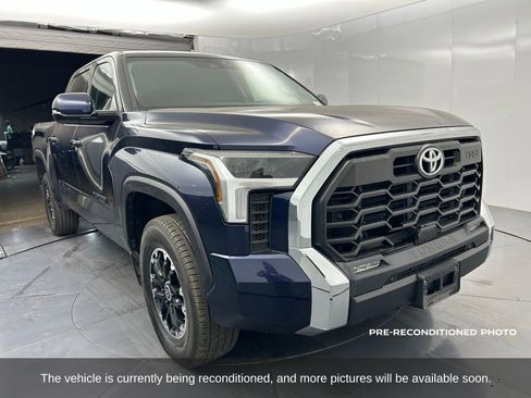 Used 2022 Toyota Tundra SR5 w/ TRD Off-Road Package image 8