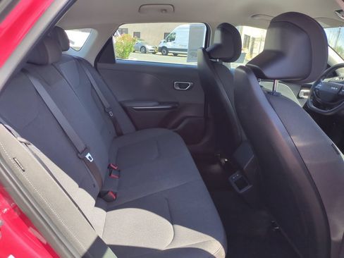 Used 2025 Kia K4 FWD image 28