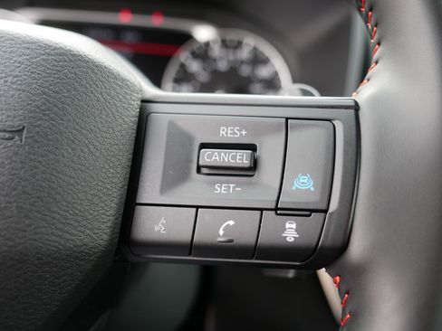 Certified 2025 Nissan Rogue SV image 29