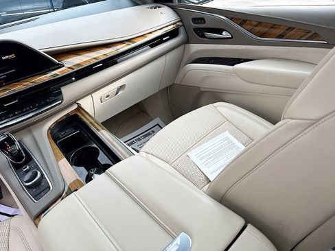 Used 2021 Cadillac Escalade ESV Sport Platinum AWD/4WD image 26