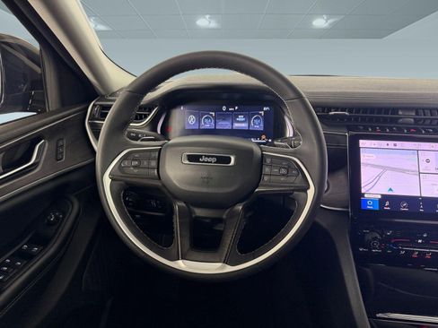 Used 2023 Jeep Grand Cherokee L Limited RWD image 23