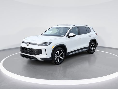 New 2026 Volkswagen Tiguan SE image 7