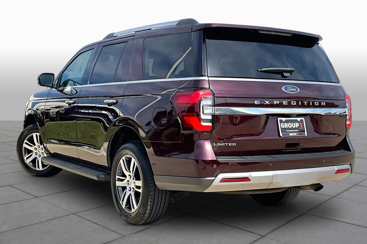 Used 2024 Ford Expedition Limited AWD/4WD image 12