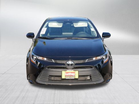 Used 2025 Toyota Corolla LE w/ LE Premium Package FWD image 2