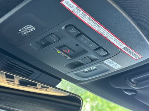Used 2025 Toyota Camry SE w/ Convenience Package FWD image 22