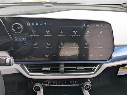 New 2026 Chevrolet Equinox EV LT image 12