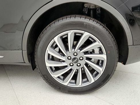 Used 2025 Lincoln Corsair Reserve AWD/4WD image 9